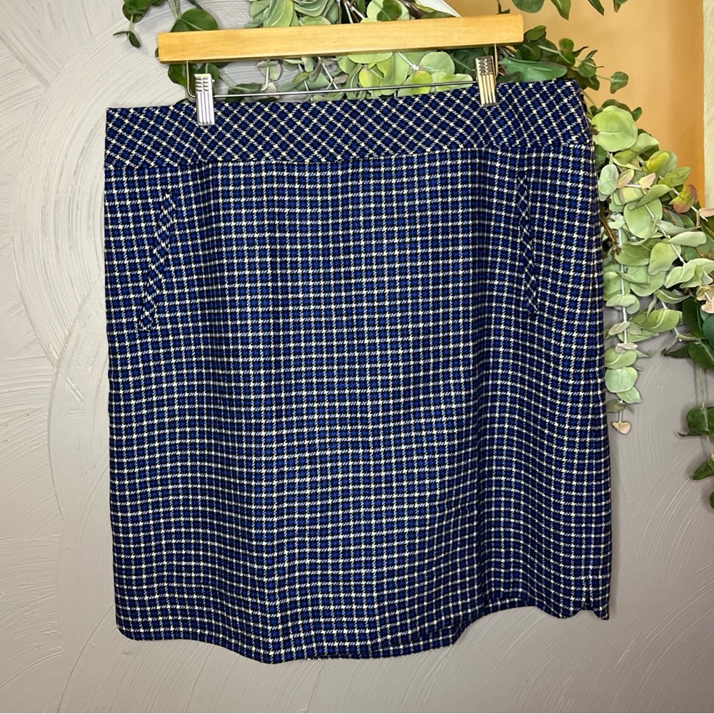 New Talbots Navy and Cream Checkered Wool Skirt